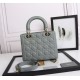Replica Borsa Dior Lady Dior Media con Charm Smaltato Grigio Imitazioni Falso Replica Borsa Dior Lady Dior Media con Charm Smaltato Grigio Imitazioni Falso