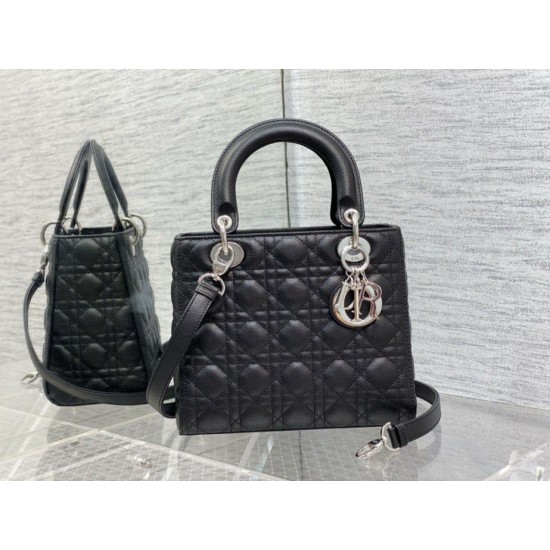 Replica Borsa Dior Lady Dior Media in Pelle di Vitello Granata Nera Imitazioni Falso Replica Borsa Dior Lady Dior Media in Pelle di Vitello Granata Nera Imitazioni Falso