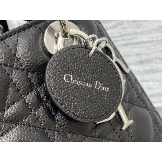 Replica Borsa Dior Lady Dior Media in Pelle di Vitello Granata Nera Imitazioni Falso Replica Borsa Dior Lady Dior Media in Pelle di Vitello Granata Nera Imitazioni Falso