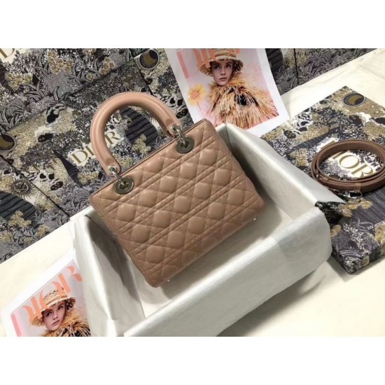 Replica Borsa Dior Classic Lady media Dior Cannage rosa Imitazioni Falso Replica Borsa Dior Classic Lady media Dior Cannage rosa Imitazioni Falso