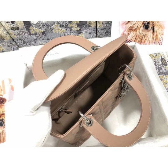 Replica Borsa Dior Classic Lady media Dior Cannage rosa Imitazioni Falso Replica Borsa Dior Classic Lady media Dior Cannage rosa Imitazioni Falso