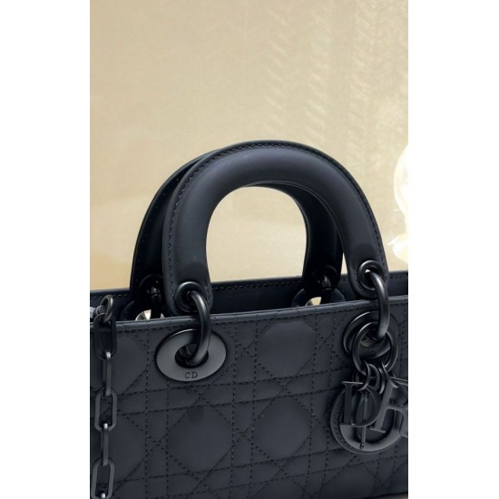 Borsa Dior Classic Lady Borsa Dior Replica D-Joy Piccola in Pelle di Vitello Ultraopaca Nera Borsa Dior Classic Lady Borsa Dior Replica D-Joy Piccola in Pelle di Vitello Ultraopaca Nera