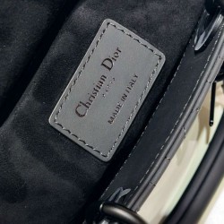 Borsa Dior Classic Lady Borsa Dior Replica D-Joy Piccola in Pelle di Vitello Ultraopaca Nera Borsa Dior Classic Lady Borsa Dior Replica D-Joy Piccola in Pelle di Vitello Ultraopaca Nera