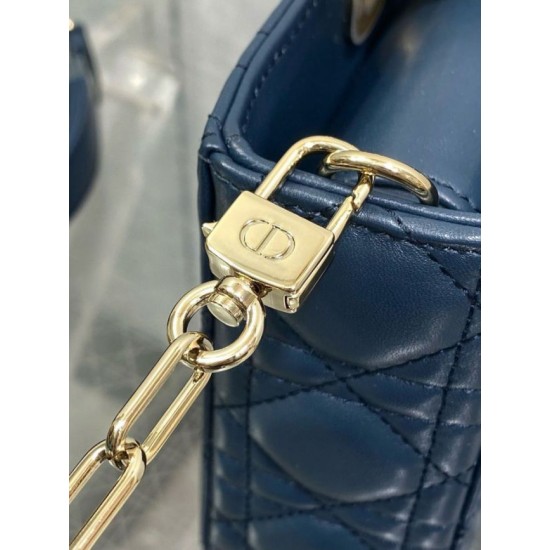 Replica Borsa Dior Lady D-Joy Media Cannage Blu Imitazioni Falso Replica Borsa Dior Lady D-Joy Media Cannage Blu Imitazioni Falso