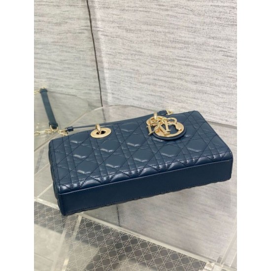 Replica Borsa Dior Lady D-Joy Media Cannage Blu Imitazioni Falso Replica Borsa Dior Lady D-Joy Media Cannage Blu Imitazioni Falso