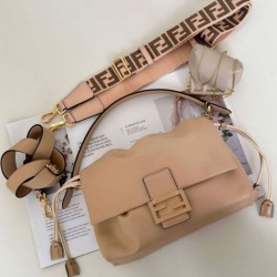 Borsa Fendi Mamma Baguette Media/Grande Nappa Albicocca