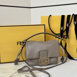 Replica Borsa Fendi Mamma Baguette Piccola Grigia