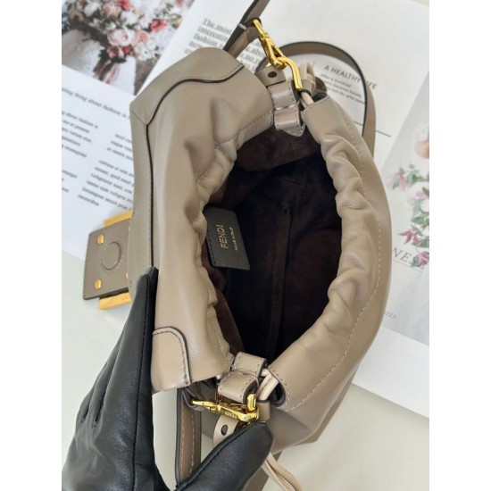 Replica Borsa Fendi Mamma Baguette Piccola Grigia Imitazioni Falso