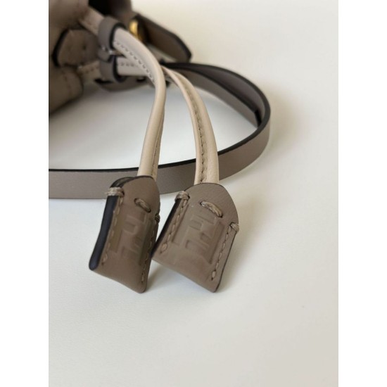 Replica Borsa Fendi Mamma Baguette Piccola Grigia Imitazioni Falso