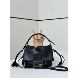 Replica Borsa Fendi Mamma Baguette Piccola Nera Imitazioni
