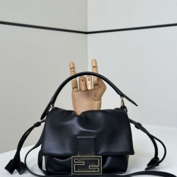 Replica Borsa Fendi Mamma Baguette Piccola Nera Imitazioni