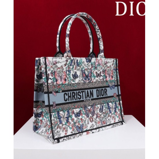 Replica Borsa Dior Book Tote Media Dior M1286 ricamata con Pietro Ruffo Bianco Imitazioni Falso Replica Borsa Dior Book Tote Media Dior M1286 ricamata con Pietro Ruffo Bianco Imitazioni Falso