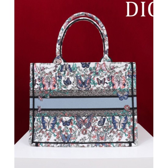 Replica Borsa Dior Book Tote Media Dior M1286 ricamata con Pietro Ruffo Bianco Imitazioni Falso Replica Borsa Dior Book Tote Media Dior M1286 ricamata con Pietro Ruffo Bianco Imitazioni Falso