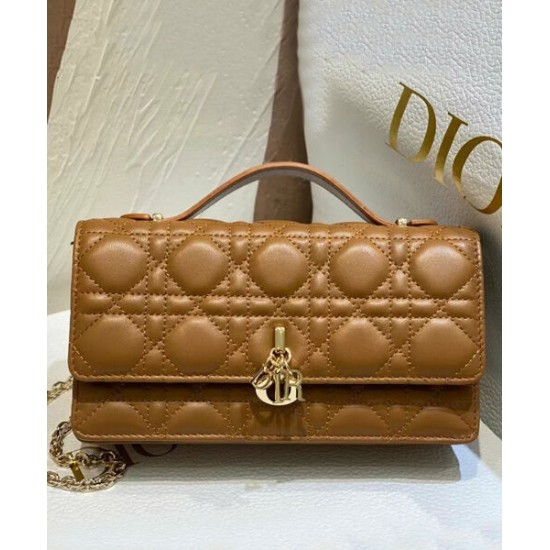 Replica Borsa Dior My Dior con Maniglia 21 cm Caffè Imitazioni Falso Replica Borsa Dior My Dior con Maniglia 21 cm Caffè Imitazioni Falso