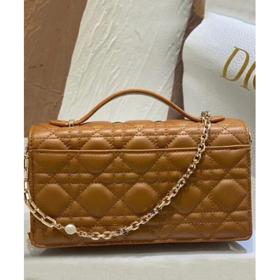 Replica Borsa Dior My Dior con Maniglia 21 cm Caffè Imitazioni Falso Replica Borsa Dior My Dior con Maniglia 21 cm Caffè Imitazioni Falso