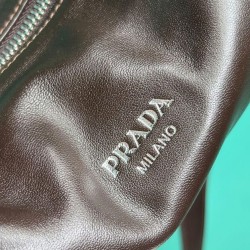 Borsa a tracolla Prada Nappa Replica 2VH188 Caffè scuro Imitazione Outlet