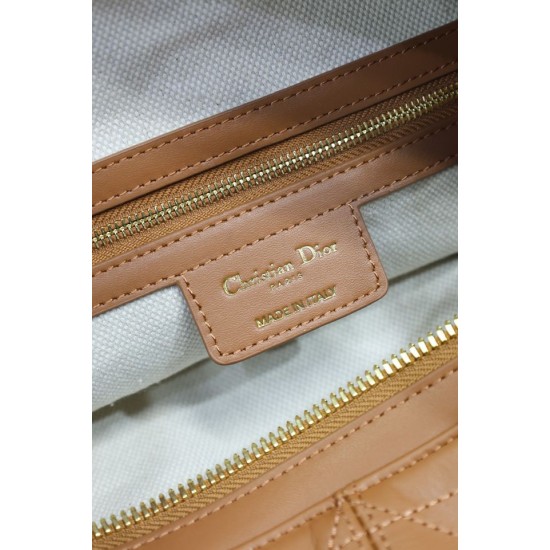 Replica Borsa Dior Piccola/Media D-Journey in Vitello Liscio Vintage Cammello imitazione False Online Replica Borsa Dior Piccola/Media D-Journey in Vitello Liscio Vintage Cammello imitazione False Online