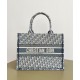 Replica Borsa Dior Book Tote Dior blu ricamata con motivo Dior Oblique grigio imitazione False Online Replica Borsa Dior Book Tote Dior blu ricamata con motivo Dior Oblique grigio imitazione False Online
