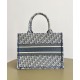 Replica Borsa Dior Book Tote Dior blu ricamata con motivo Dior Oblique grigio imitazione False Online Replica Borsa Dior Book Tote Dior blu ricamata con motivo Dior Oblique grigio imitazione False Online