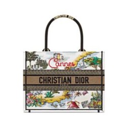 Borsa media Christian Dior Book Tote senza tempo con paglia di rafia naturale e cotone ricamato