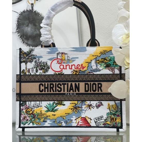 Replica Borsa media Christian Dior Book Tote senza tempo con paglia di rafia naturale e cotone ricamato