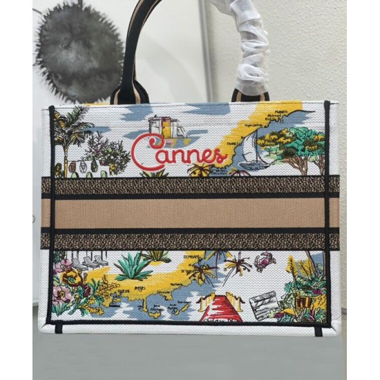 Replica Borsa media Christian Dior Book Tote senza tempo con paglia di rafia naturale e cotone ricamato