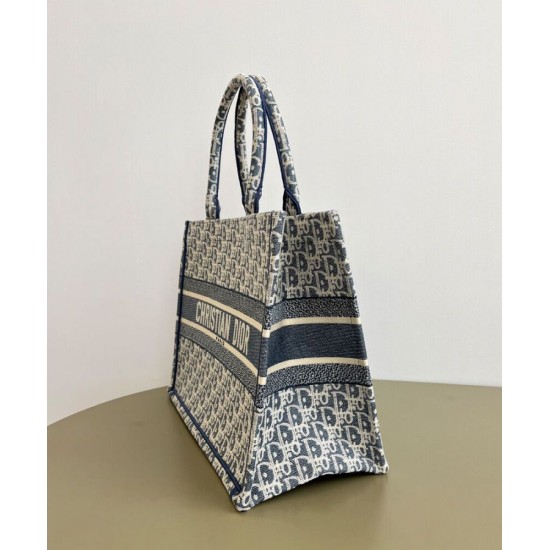 Replica Borsa media Christian Dior Book Tote crema Replica Borsa media Christian Dior Book Tote crema