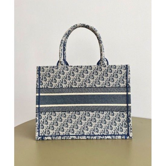 Replica Borsa media Christian Dior Book Tote crema Replica Borsa media Christian Dior Book Tote crema