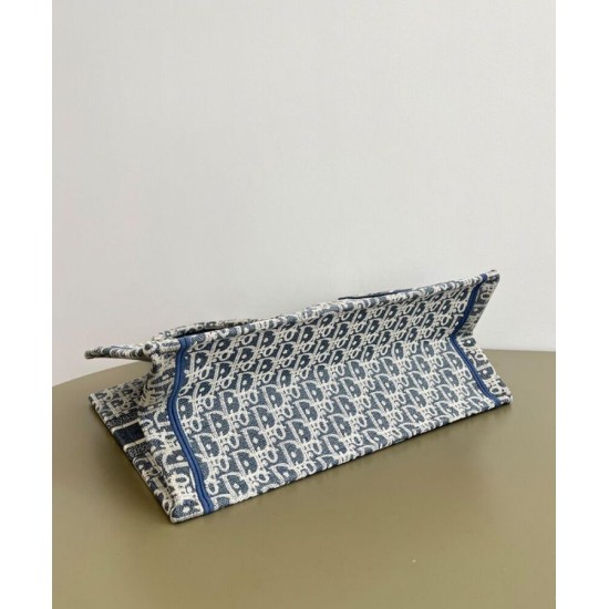 Replica Borsa media Christian Dior Book Tote crema Replica Borsa media Christian Dior Book Tote crema