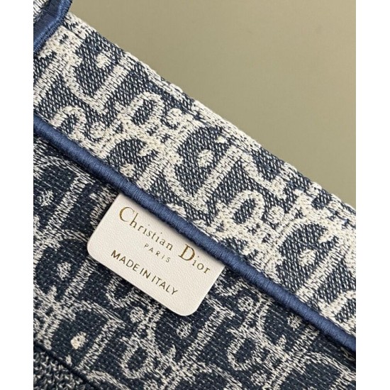 Replica Borsa media Christian Dior Book Tote crema Replica Borsa media Christian Dior Book Tote crema