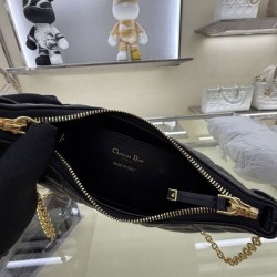 Mini borsa Christian Dior Miss Caro Diorling con catena, nera Mini borsa Christian Dior Miss Caro Diorling con catena, nera