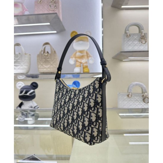 Replica Mini borsa Christian Dior 30 Montaigne Diorling con catena, blu scuro Replica Mini borsa Christian Dior 30 Montaigne Diorling con catena, blu scuro