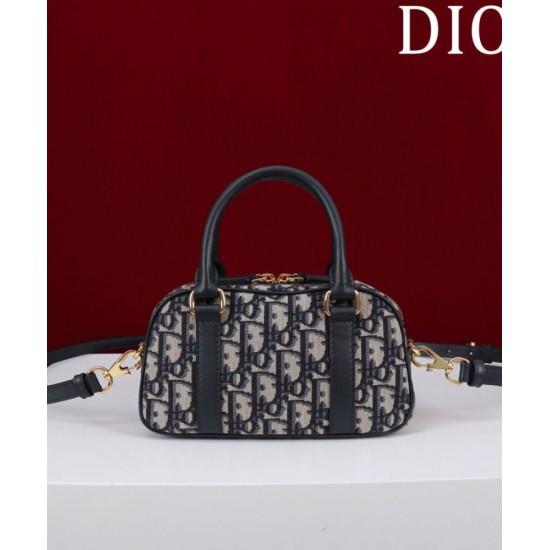 Replica Borsa Christian Dior D-Vibe East-West Nano, blu scuro Replica Borsa Christian Dior D-Vibe East-West Nano, blu scuro