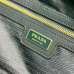 Borsa Prada Re-Edition 1980 grande in Saffiano Re-Nylon, nera