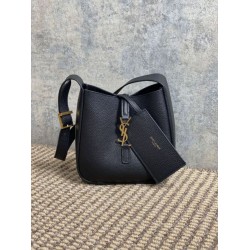 Borsa hobo mini morbida YSL Saint Laurent Le 5 À 7 Nera