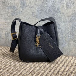 Borsa hobo mini morbida YSL Saint Laurent Le 5 À 7 Nera