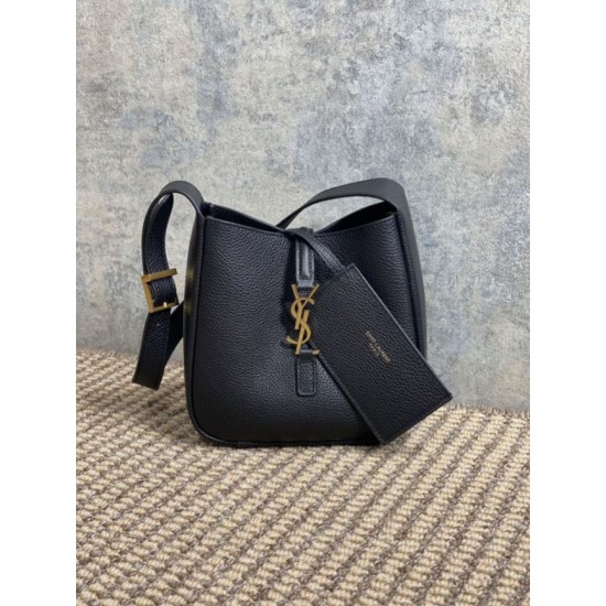 Replica Borsa hobo mini morbida YSL Saint Laurent Le 5 À 7 Nera Imitazioni Falso