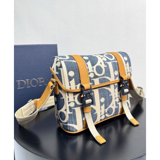 Replica Borsa a tracolla Dior Hit The Road con patta Dior Dior Oblique denim jacquard Blu Imitazioni Falso Replica Borsa a tracolla Dior Hit The Road con patta Dior Dior Oblique denim jacquard Blu Imitazioni Falso