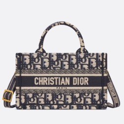 Borsa Dior Mini Book Tote con tracolla Ricamo Dior Oblique blu