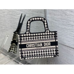 Borsa tote Dior Mini Book Micro ricamo pied de poule Borsa tote Dior Mini Book Micro ricamo pied de poule