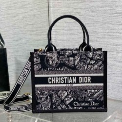 Borsa Dior piccola Book Tote con tracolla Ricamo Plan de Paris e pelle di vitello nera
