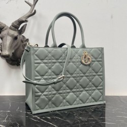 Dior Medium Book Tote Bag con tracolla Grigio Macrocannage