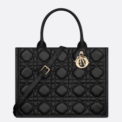 Borsa tote Dior media a libro con tracolla Pelle di vitello macrocannage nera