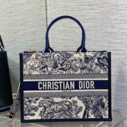 Dior Media Book Tote Bag con Tracolla Blu Ricamo Toile de Jouy Sauvage