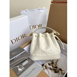 Borsa a Secchiello Dior Piccola Jolie Pelle di Agnello Macrocannage Bianco Borsa a Secchiello Dior Piccola Jolie Pelle di Agnello Macrocannage Bianco