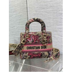 Dior Dioriviera Lady D-Lite Medium Bag Raffia con ricamo Toile de Jouy Sauvage rosa Dior Dioriviera Lady D-Lite Medium Bag Raffia con ricamo Toile de Jouy Sauvage rosa
