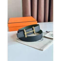 Cintura Hermès H Ancre reversibile, 32 mm, pelle di vitello Epsom Nero e Verde Cintura Hermès H Ancre reversibile, 32 mm, pelle di vitello Epsom Nero e Verde