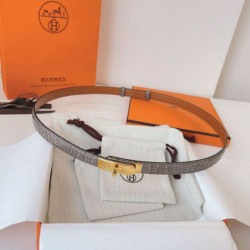 Cintura Hermès Kelly 18 in alligatore lucido color tourterelle Cintura Hermès Kelly 18 in alligatore lucido color tourterelle