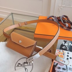 Cintura Hermès Kelly Pocket 18 in vitello Epsom color oro