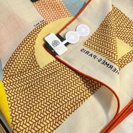 Replica Hermes Beige Il mio primo scialle galoppo 140 imitazione Falso Replica Hermes Beige Il mio primo scialle galoppo 140 imitazione Falso